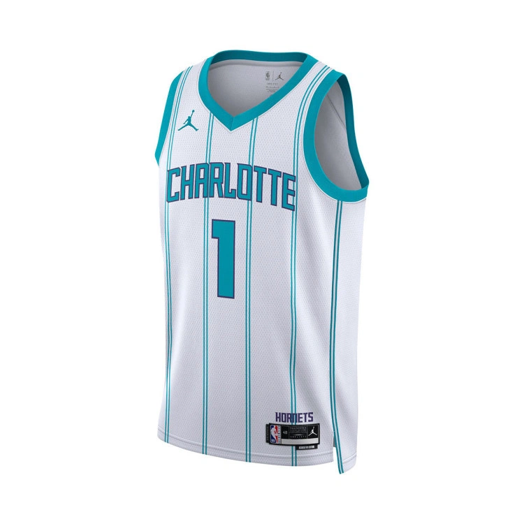 camiseta-jordan-charlotte-hornets-swingman-association-edition-lamelo-ball-nino-white-2