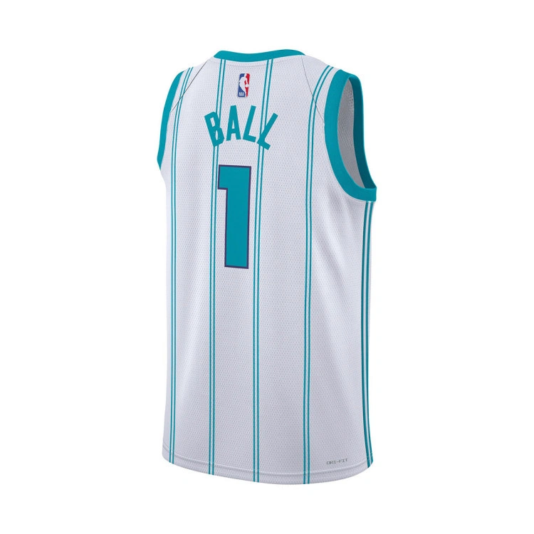 camiseta-jordan-charlotte-hornets-swingman-association-edition-lamelo-ball-nino-white-3