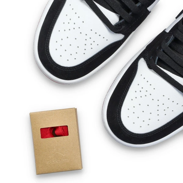 zapatilla-jordan-air-jordan-1-low-se-white-black-varsity-red-8