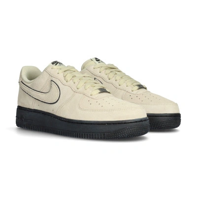 Scarpe Air Force 1 07 LV8