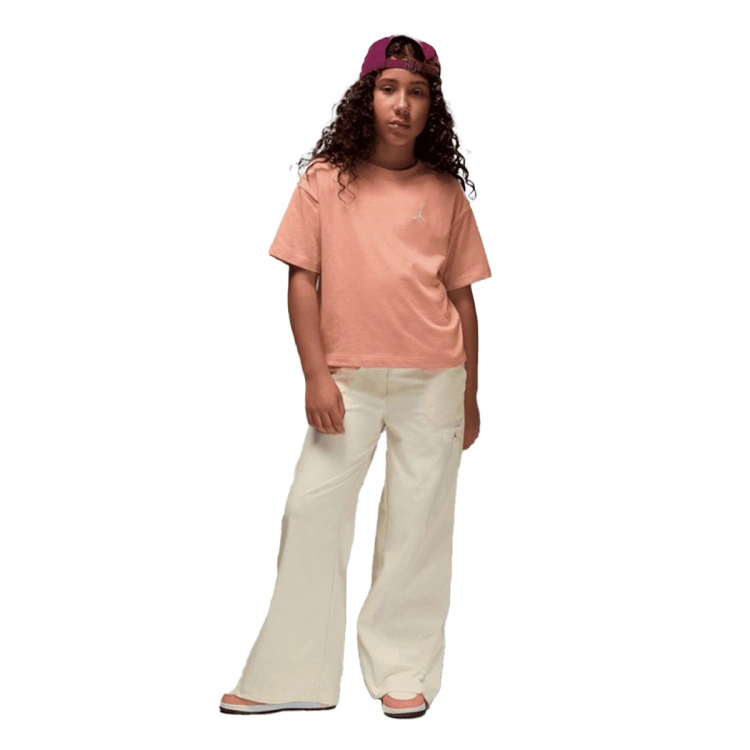 camiseta-jordan-brooklyn-essentials-nina-lt-madder-root-4