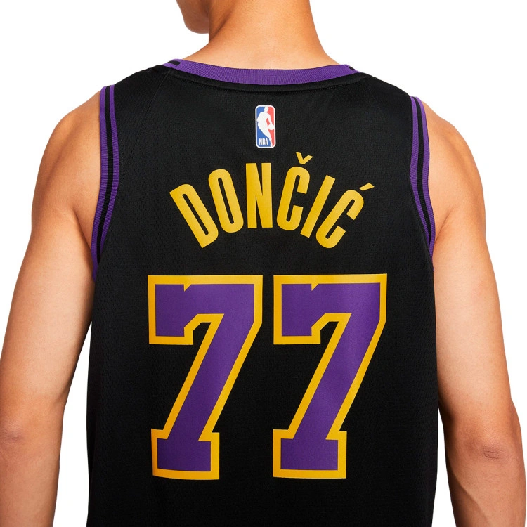 camiseta-nike-los-angeles-lakers-swingman-city-edition-luka-doncic-black-3