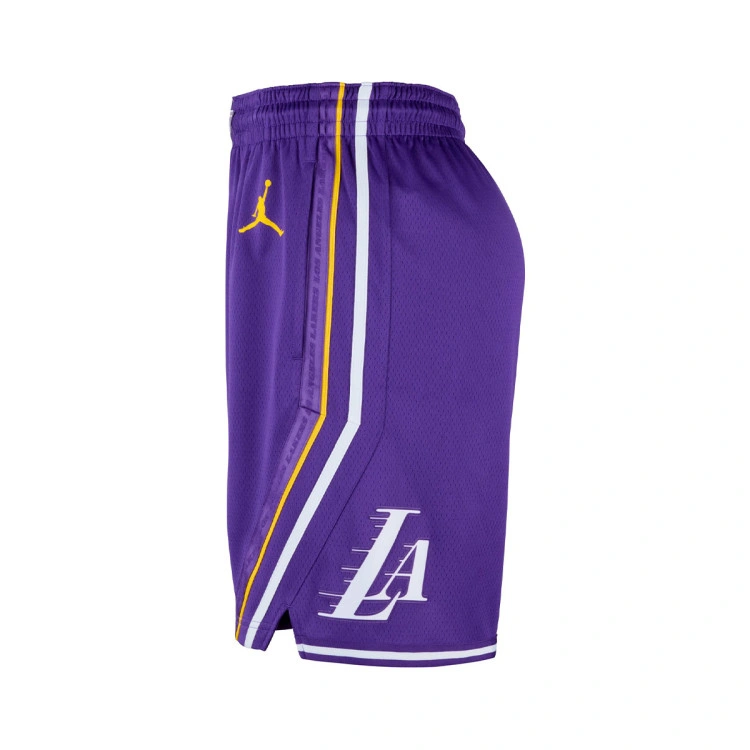pantalon-corto-jordan-los-angeles-lakers-dri-fit-swingman-statement-edition-field-purple-amarillo-2