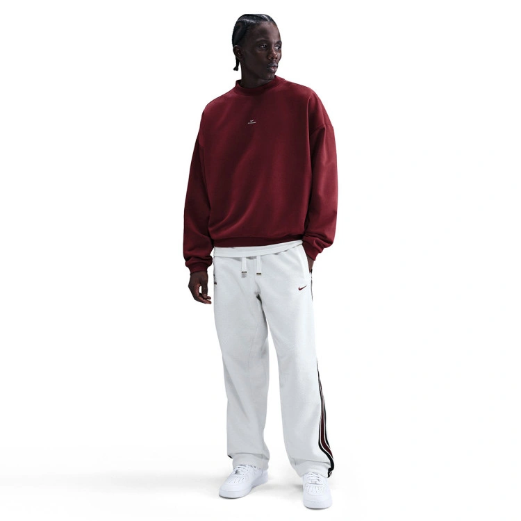 pantalon-largo-nike-lebron-james-standard-issue-sail-dark-team-red-5