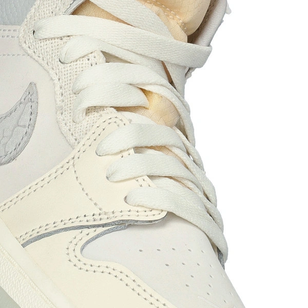 zapatilla-jordan-air-jordan-1-retro-high-og-preescolar-sail-university-red-pale-ivory-7