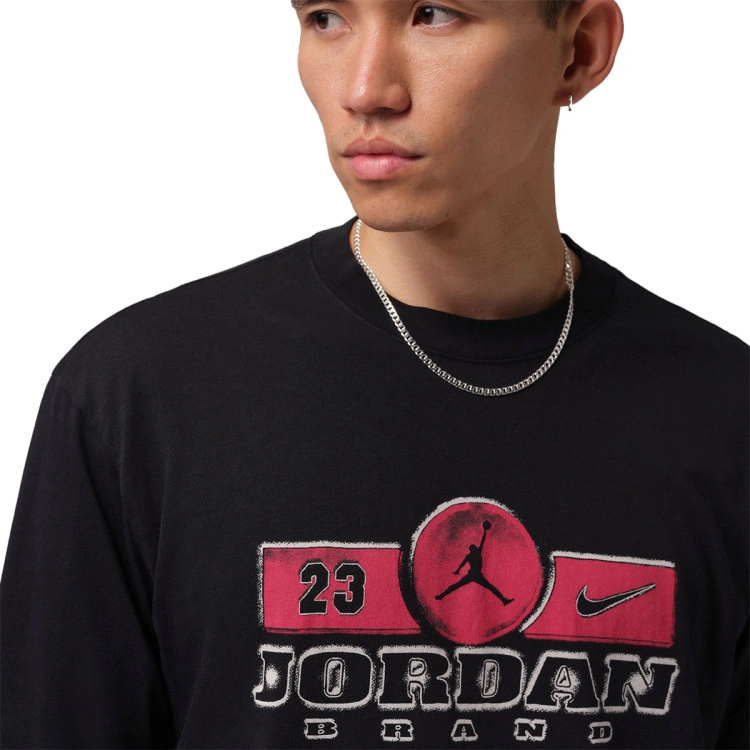 camiseta-jordan-brooklyn-steel-gfx-crew-black-gym-red-2