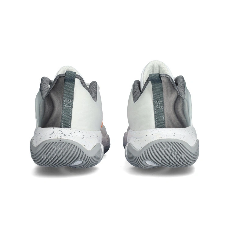 zapatillas-nike-giannis-immortality-4-nino-blanco-4