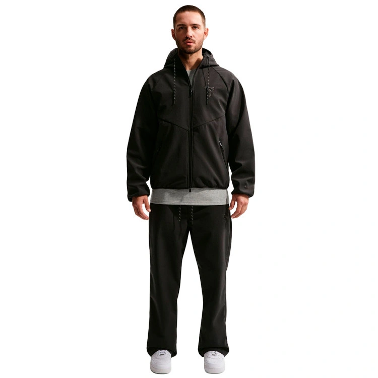 pantalon-largo-nike-kobe-bryant-windrunner-lunar-new-year-black-medium-ash-3
