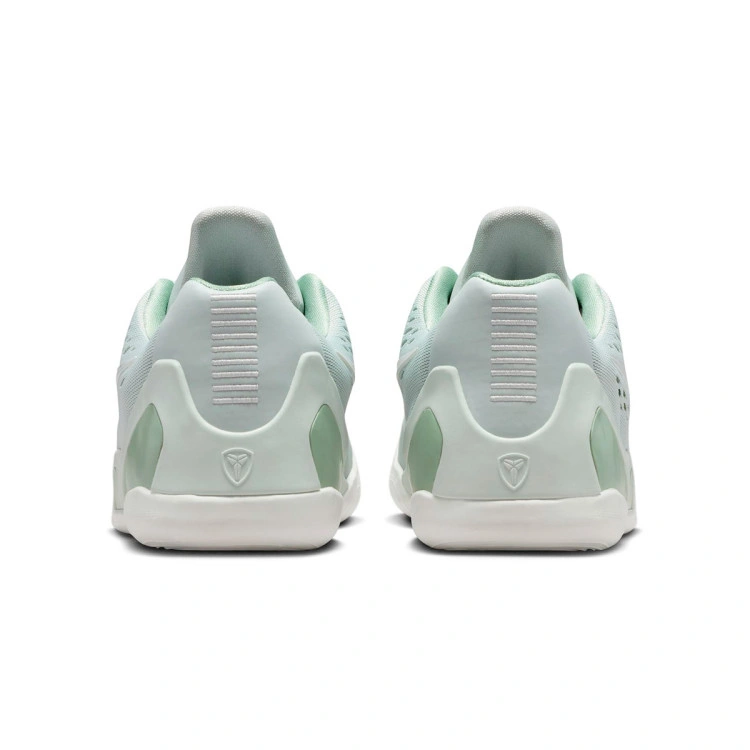 zapatillas-nike-kobe-9-low-em-nino-light-silver-steam-summit-white-4