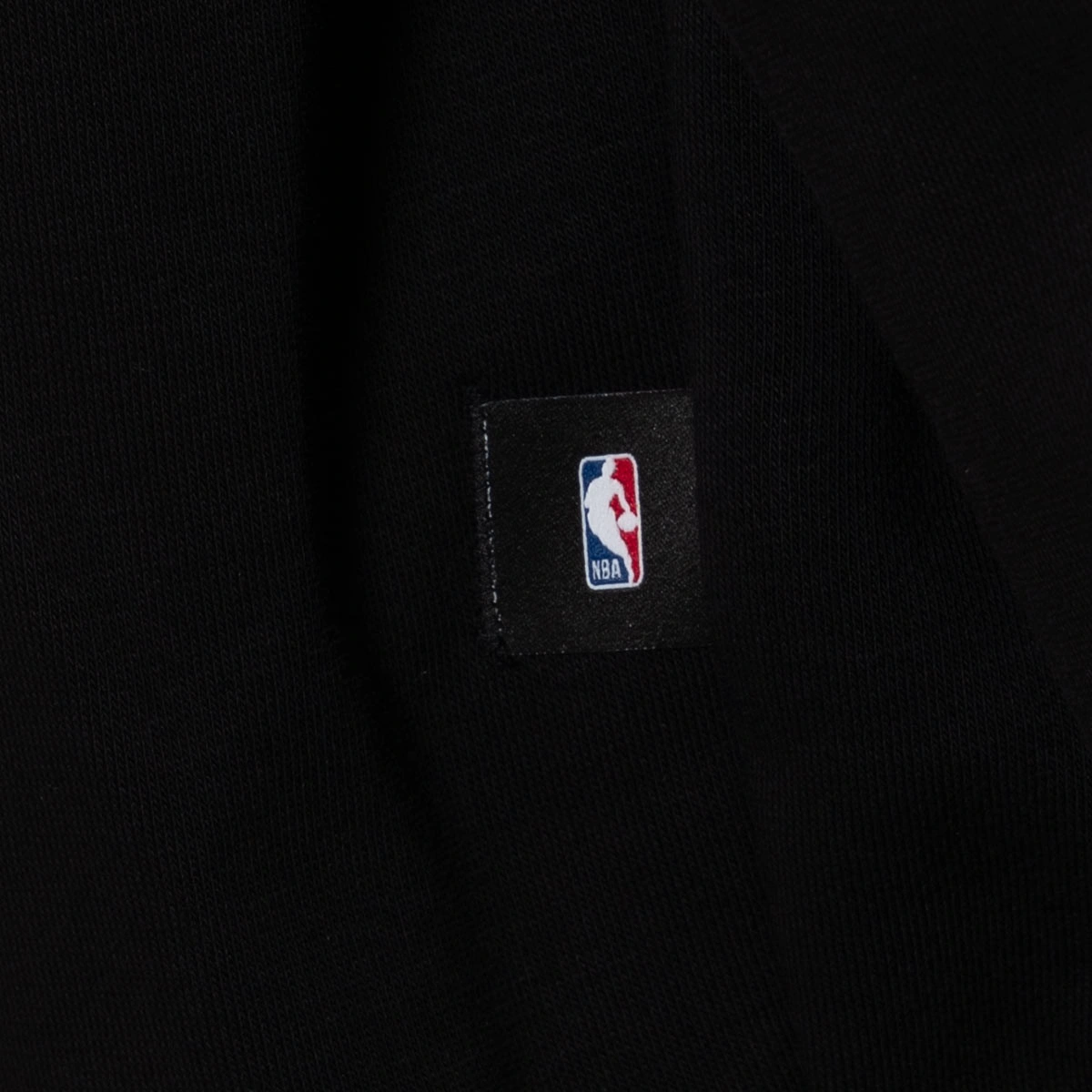 sudadera-nike-chicago-bulls-therma-fit-standard-issue-fleece-icon-black-white-6