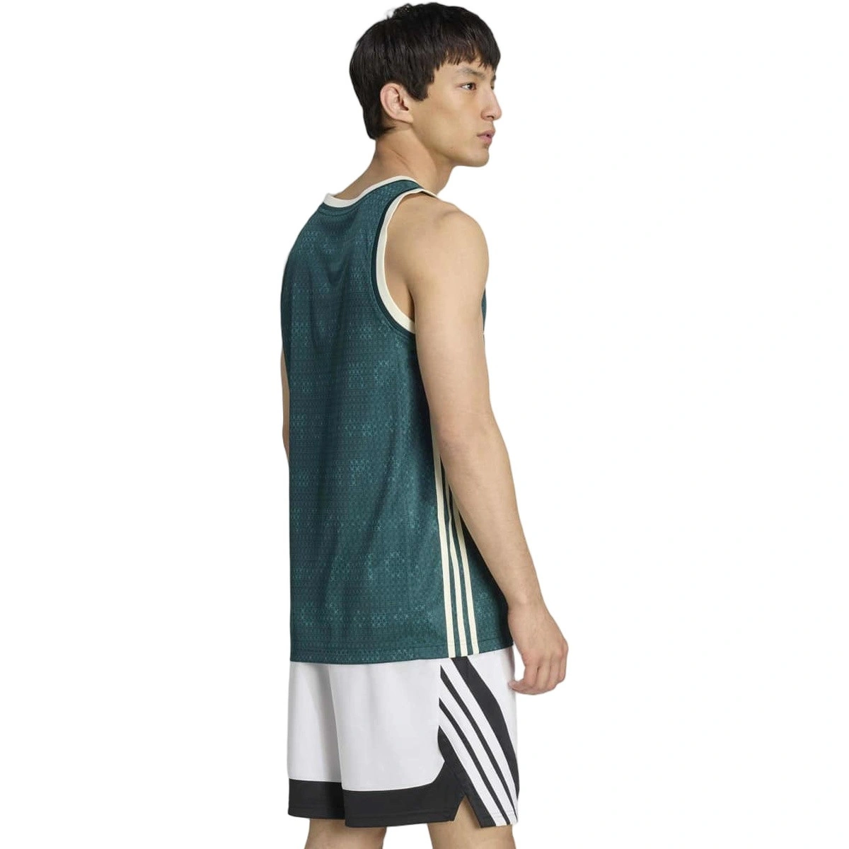 camiseta-adidas-real-madrid-basketball-segunda-equipacion-2026-2027-aurora-ivy-1