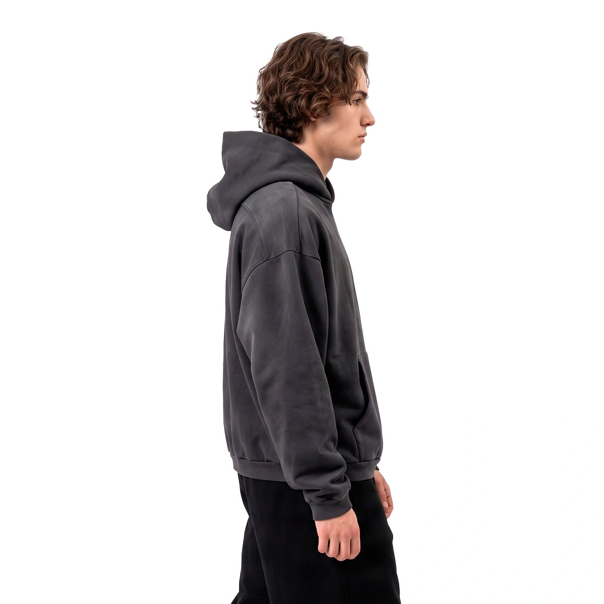 sudadera-nike-los-angeles-lakers-therma-fit-standard-issue-fleece-wash-dark-charcoal-2