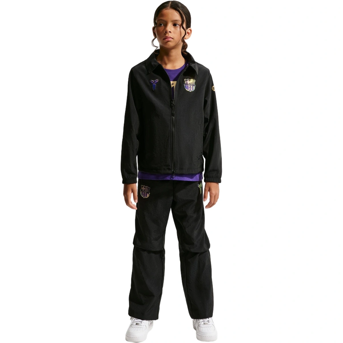 chaqueta-nike-fc-barcelona-fanswear-2026-2027-nino-black-elemental-gold-metallic-gold-no-sponsor-4