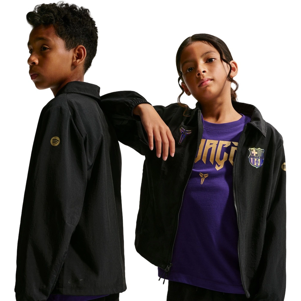 chaqueta-nike-fc-barcelona-fanswear-2026-2027-nino-black-elemental-gold-metallic-gold-no-sponsor-5
