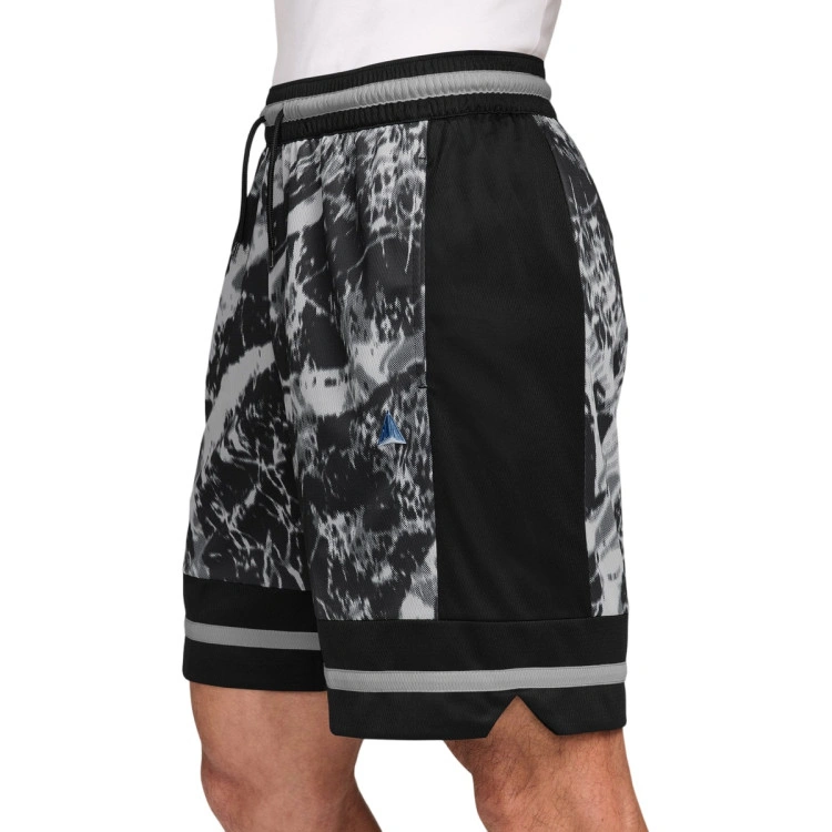 pantalon-corto-nike-ja-morant-game-classic-8-aop-black-lt-smoke-grey-metallic-silver-2
