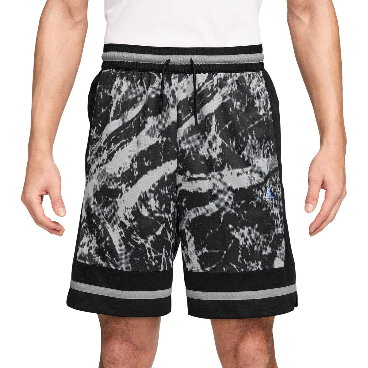 pantalon-corto-nike-ja-morant-game-classic-8-aop-black-lt-smoke-grey-metallic-silver-0