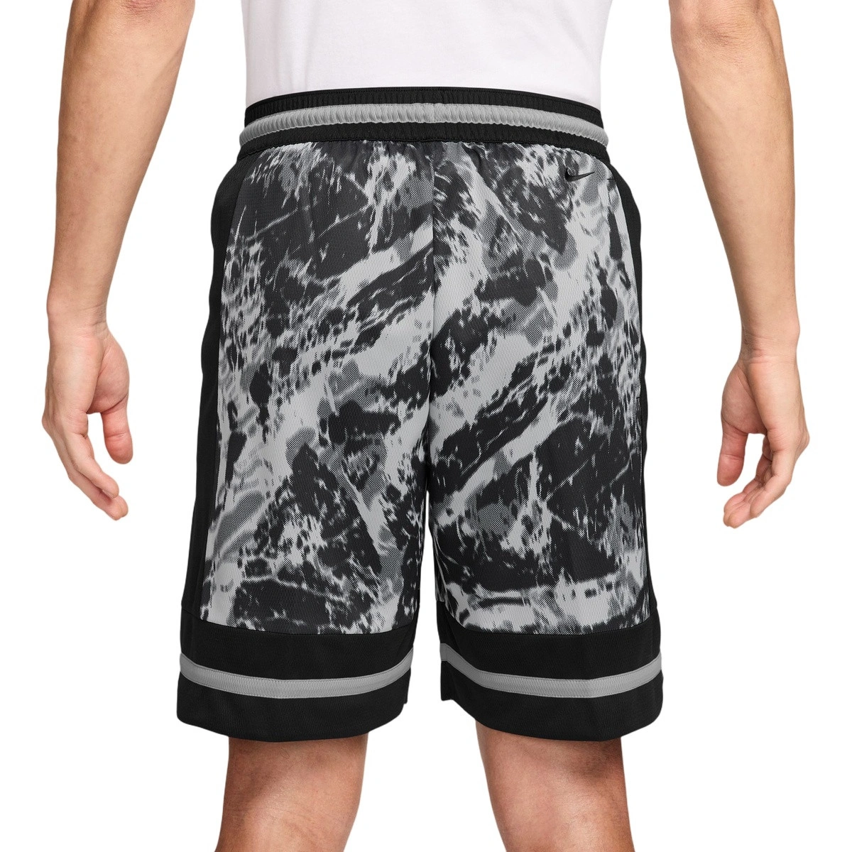 pantalon-corto-nike-ja-morant-game-classic-8-aop-black-lt-smoke-grey-metallic-silver-1