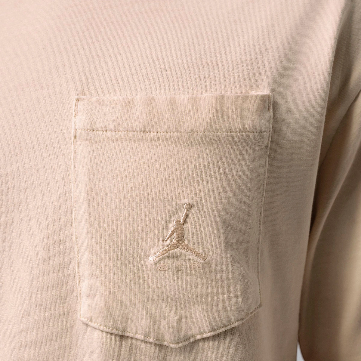 camiseta-jordan-brooklyn-pocket-crew-legend-lt-brown-2