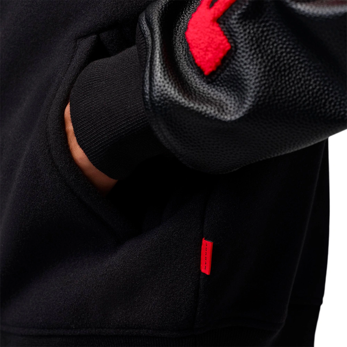 chaqueta-jordan-flight-varsity-black-black-university-red-5