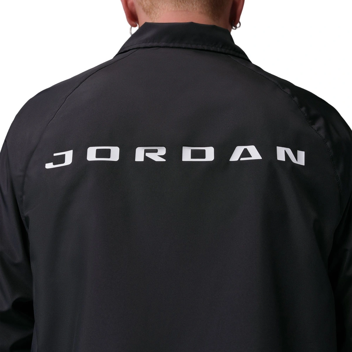 chaqueta-jordan-brooklyn-coaches-black-white-5