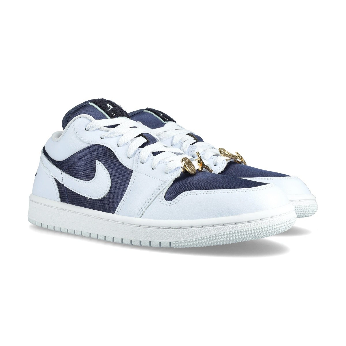 sneakers-jordan-air-jordan1-lowse-gris-0