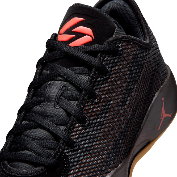 zapatillas-jordan-luka-77-v2-black-infrared-23-fauna-brown-6