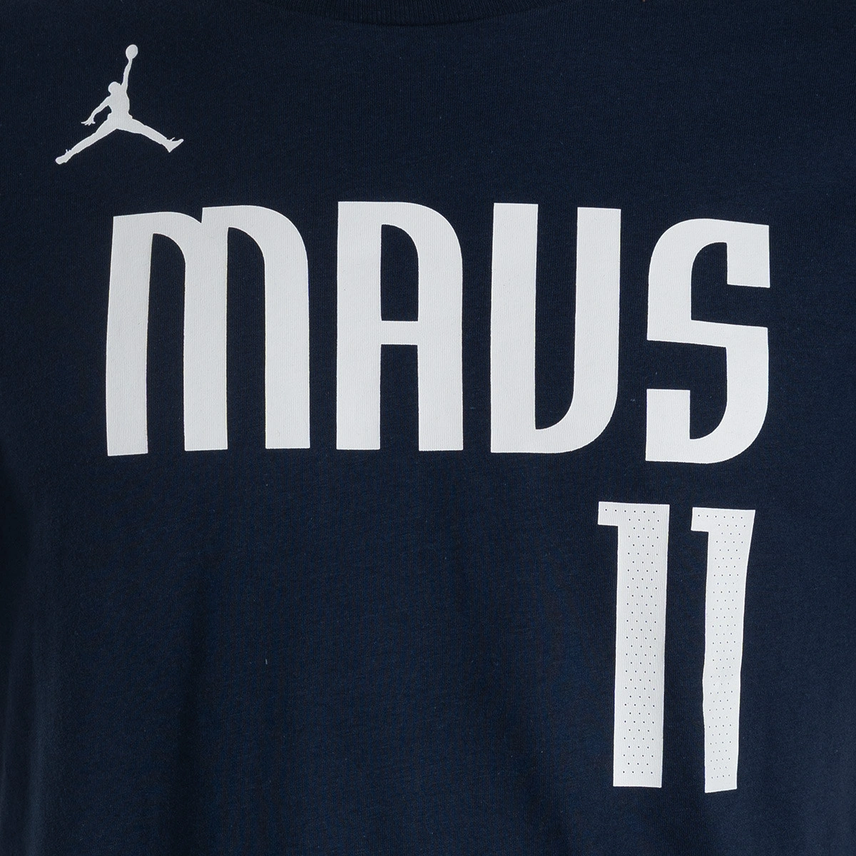 camiseta-jordan-dallas-mavericks-essential-statement-edition-kyrie-irving-kinder-azul-oscuro-4