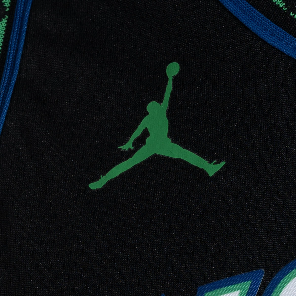 camiseta-jordan-minnesota-timberwolves-swingman-statement-edition-anthony-edwards-nino-negro-3