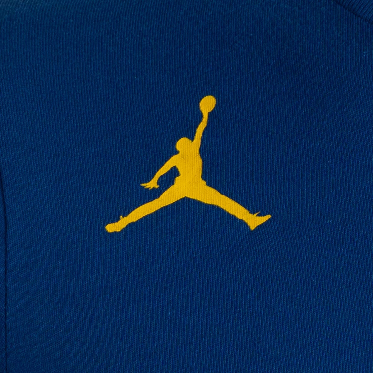 camiseta-jordan-denver-nuggets-essential-statement-edition-nikola-jokic-kinder-azul-3