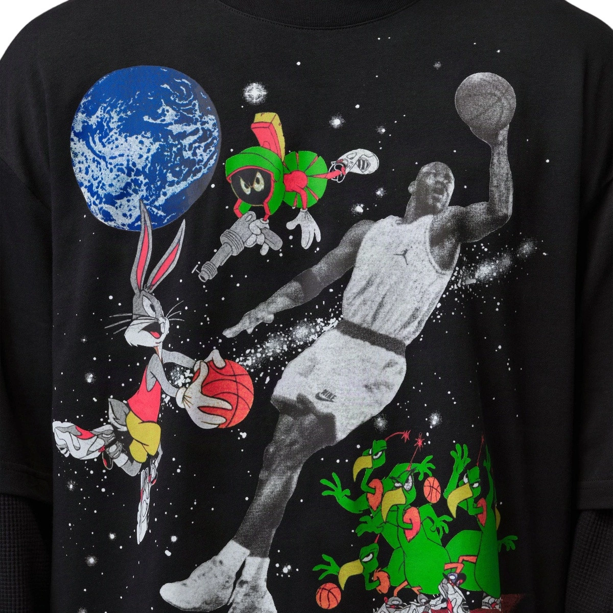 camiseta-jordan-flight-space-jam-vault-96-crew-black-2